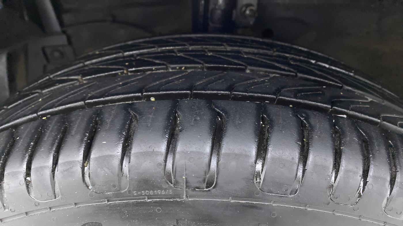 2012 Maruti Swift ZXI D, Petrol, Manual, 65,408 km, Left Front Tyre Tread