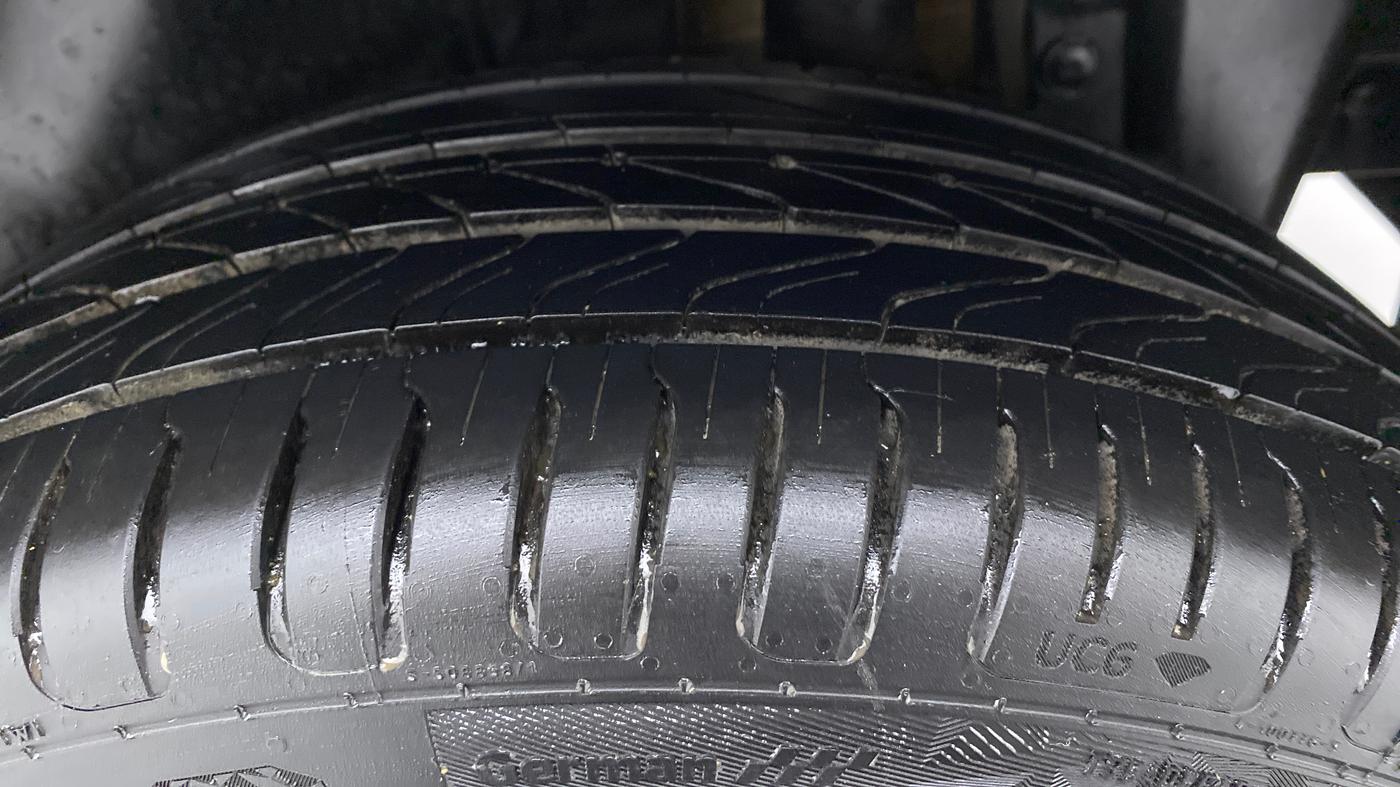 2012 Maruti Swift ZXI D, Petrol, Manual, 65,408 km, Left Rear Tyre Tread