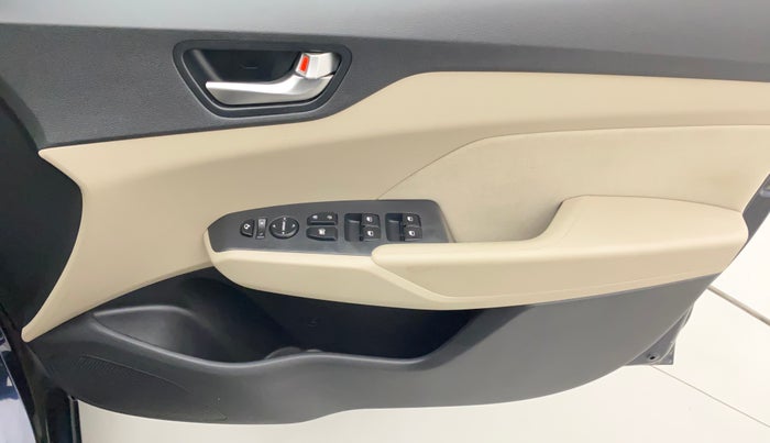 2020 Hyundai Verna SX 1.5 VTVT, Petrol, Manual, 53,232 km, Driver Side Door Panels Control