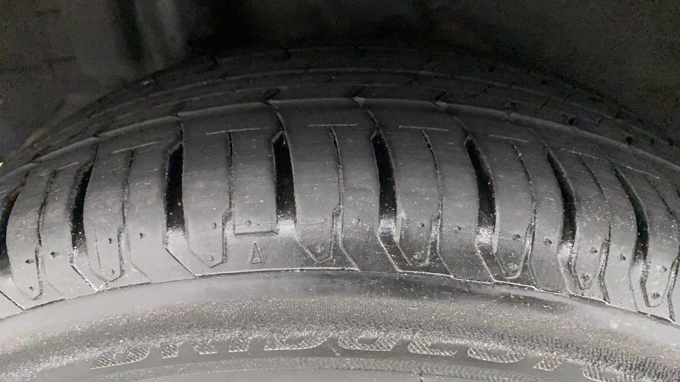2020 Hyundai Verna SX 1.5 VTVT, Petrol, Manual, 53,232 km, Right Front Tyre Tread