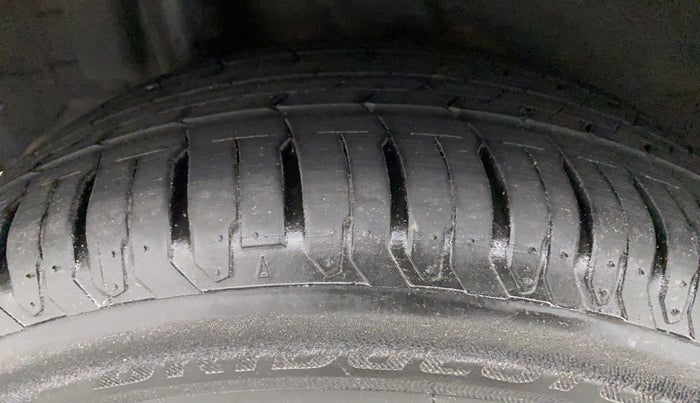 2020 Hyundai Verna SX 1.5 VTVT, Petrol, Manual, 53,232 km, Right Front Tyre Tread