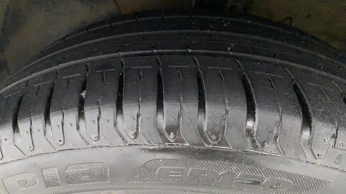 2020 Hyundai Verna SX 1.5 VTVT, Petrol, Manual, 53,232 km, Left Front Tyre Tread