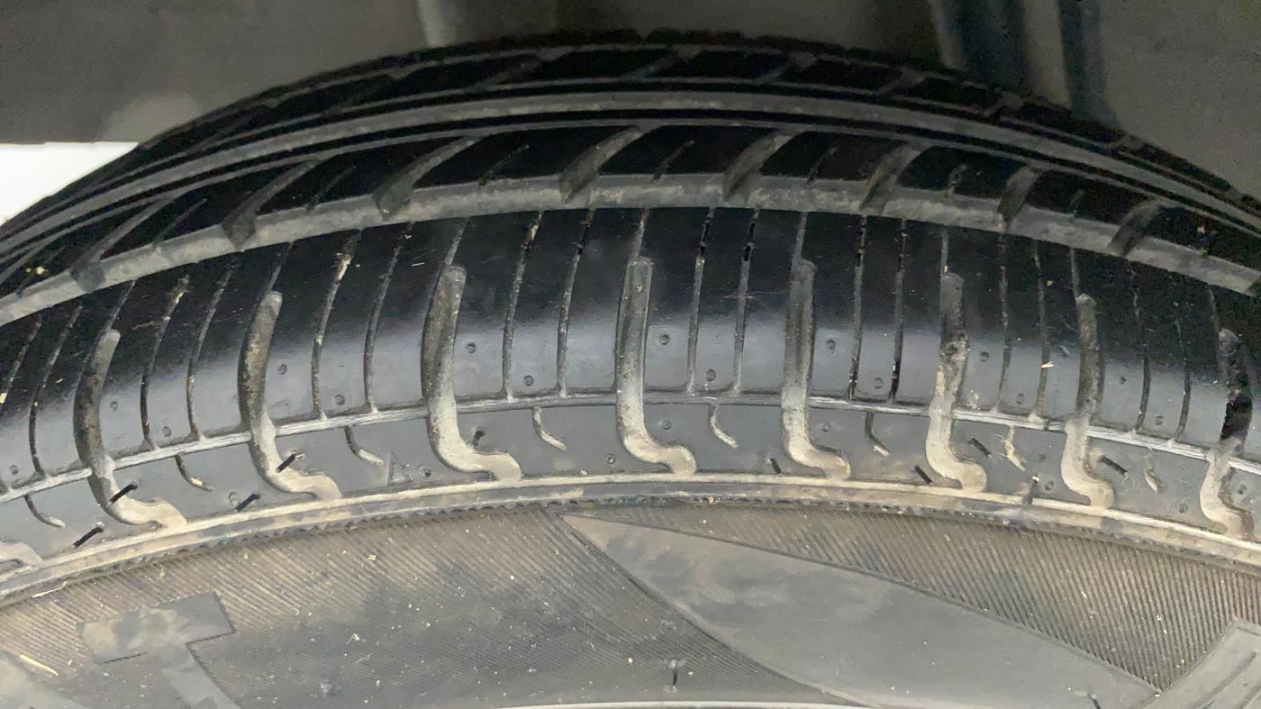 2019 Renault Kwid RXL, Petrol, Manual, 12,444 km, Right Rear Tyre Tread