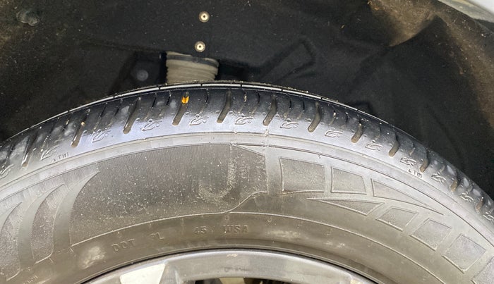 2022 Mahindra XUV700 AX 7 LUXURY D MT 7 STR, Diesel, Manual, 39,656 km, Right Rear Tyre Tread