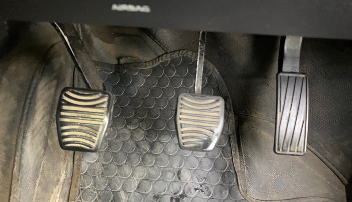 2022 Mahindra XUV700 AX 7 LUXURY D MT 7 STR, Diesel, Manual, 39,656 km, Pedals