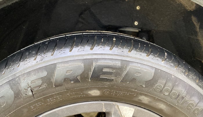 2022 Mahindra XUV700 AX 7 LUXURY D MT 7 STR, Diesel, Manual, 39,656 km, Left Rear Tyre Tread