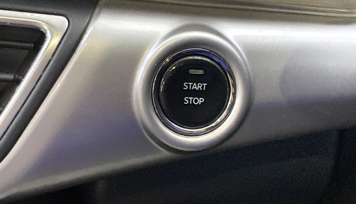 2022 Mahindra XUV700 AX 7 LUXURY D MT 7 STR, Diesel, Manual, 39,656 km, Keyless Start/ Stop Button