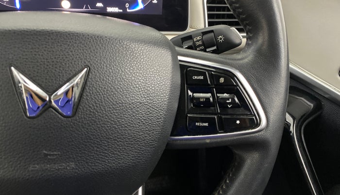 2022 Mahindra XUV700 AX 7 LUXURY D MT 7 STR, Diesel, Manual, 39,656 km, Adaptive Cruise Control