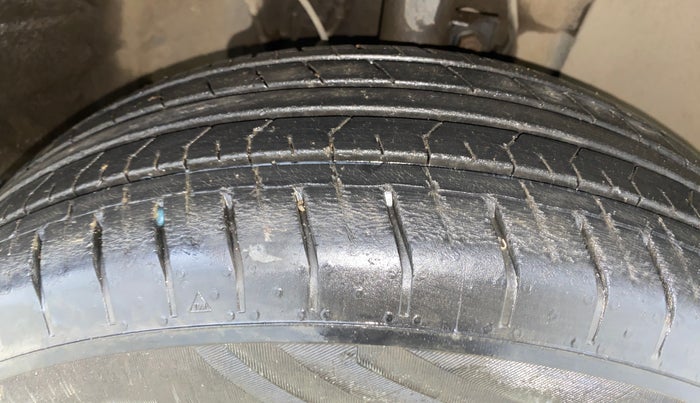 2021 Hyundai VENUE S 1.2, Petrol, Manual, 10,901 km, Right Front Tyre Tread