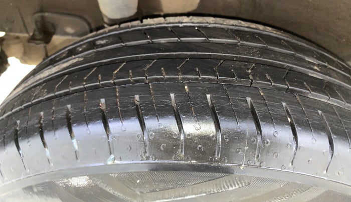 2021 Hyundai VENUE S 1.2, Petrol, Manual, 10,901 km, Right Rear Tyre Tread