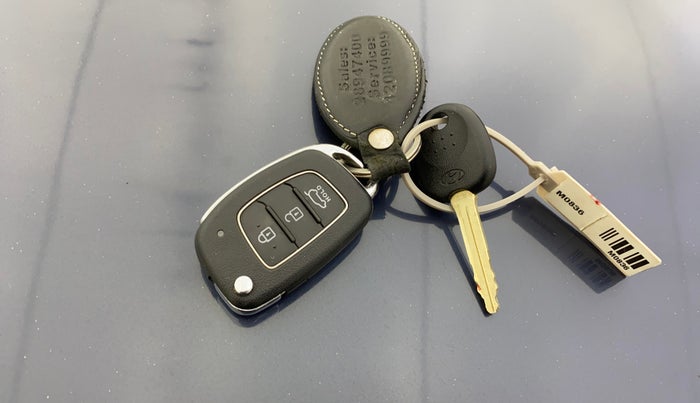 2021 Hyundai VENUE S 1.2, Petrol, Manual, 10,901 km, Key Close Up