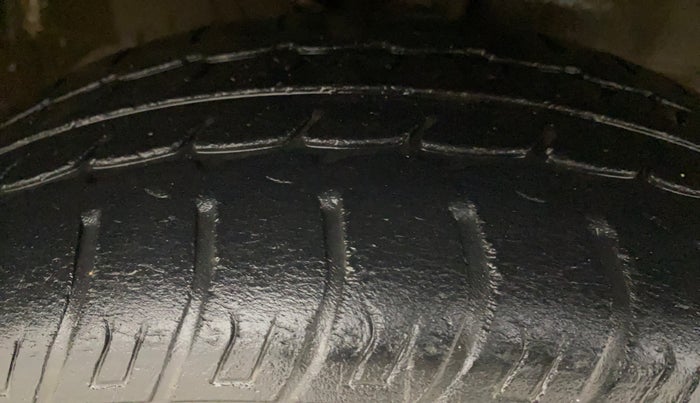 2016 Maruti Wagon R 1.0 VXI AMT, Petrol, Automatic, 40,016 km, Right Front Tyre Tread