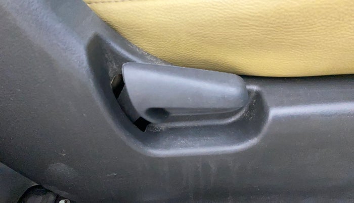 2016 Maruti Wagon R 1.0 VXI AMT, Petrol, Automatic, 40,016 km, Driver Side Adjustment Panel