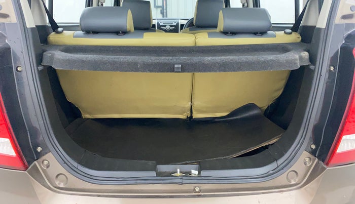 2016 Maruti Wagon R 1.0 VXI AMT, Petrol, Automatic, 40,016 km, Boot Inside