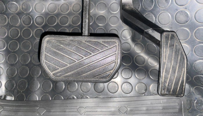 2016 Maruti Wagon R 1.0 VXI AMT, Petrol, Automatic, 40,016 km, Pedals