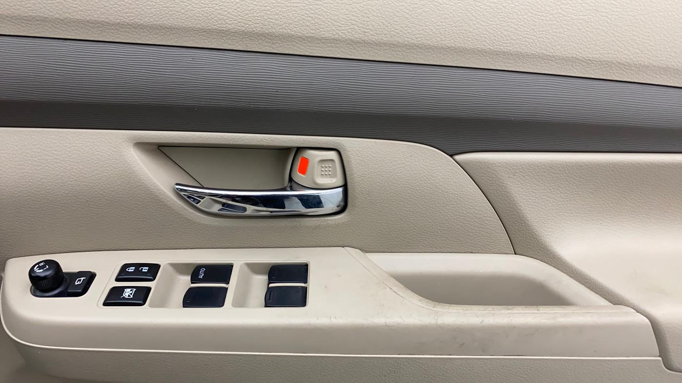 2022 Maruti Ertiga VXI AT SHVS, Petrol, Automatic, 29,143 km, Driver Side Door Panels Control