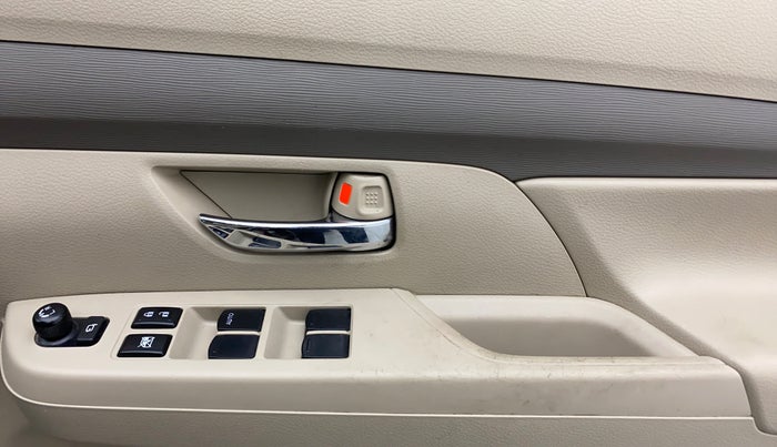 2022 Maruti Ertiga VXI AT SHVS, Petrol, Automatic, 29,143 km, Driver Side Door Panels Control