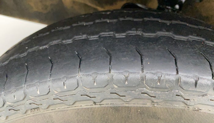 2018 Maruti Eeco 5 STR CNG WITH AC PLUSHTR, CNG, Manual, 53,803 km, Left Front Tyre Tread