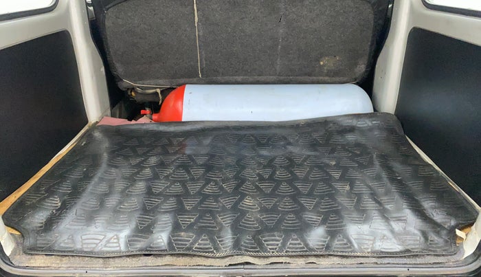 2018 Maruti Eeco 5 STR CNG WITH AC PLUSHTR, CNG, Manual, 53,803 km, Boot Inside
