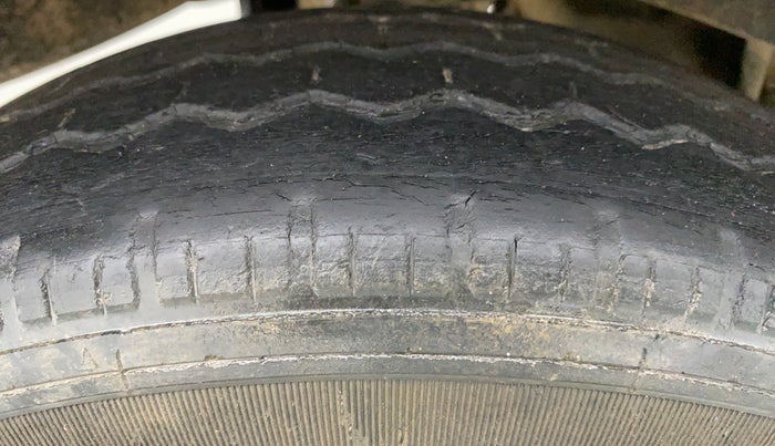 2018 Maruti Eeco 5 STR CNG WITH AC PLUSHTR, CNG, Manual, 53,803 km, Right Rear Tyre Tread