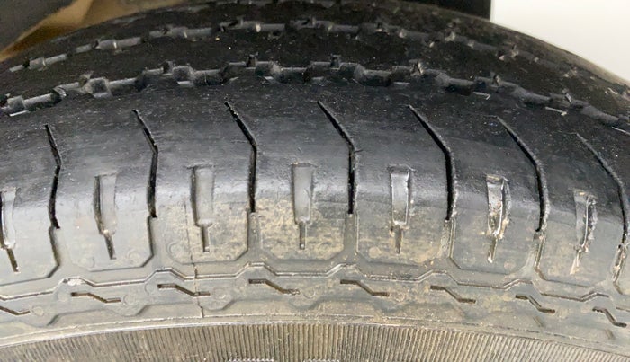 2018 Maruti Eeco 5 STR CNG WITH AC PLUSHTR, CNG, Manual, 53,803 km, Left Rear Tyre Tread