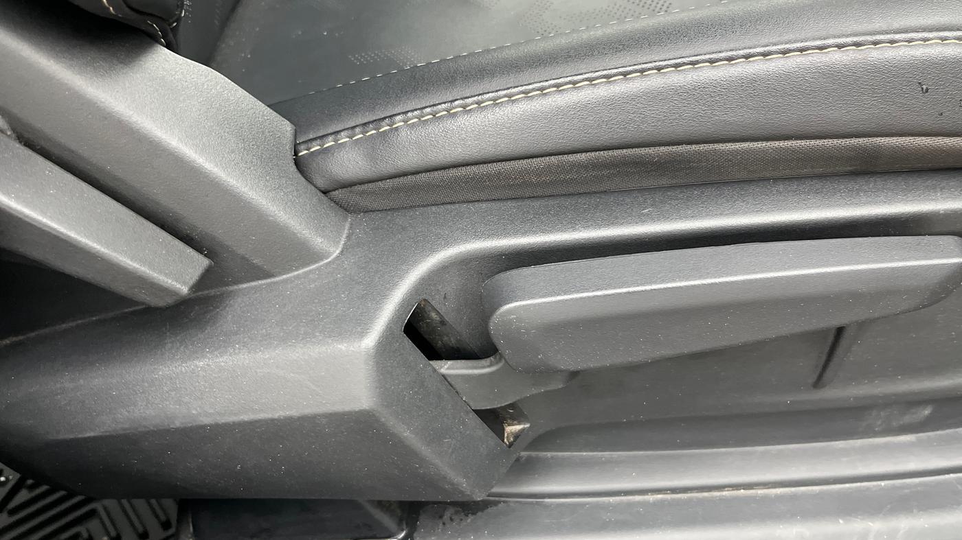 2021 Tata ALTROZ XZ PLUS PETROL, Petrol, Manual, 77,847 km, Driver Side Adjustment Panel