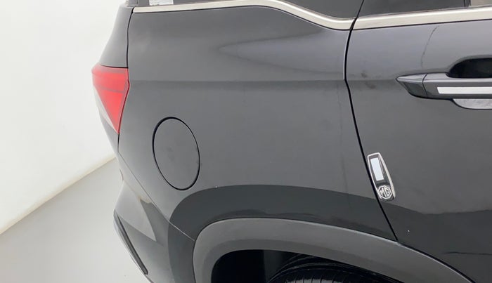 2022 MG HECTOR SHARP 1.5 PETROL CVT, Petrol, Automatic, 29,560 km, Right quarter panel - Minor scratches