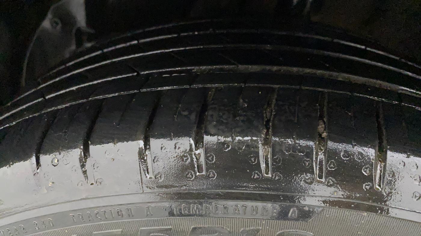 2022 MG HECTOR SHARP 1.5 PETROL CVT, Petrol, Automatic, 29,560 km, Left Front Tyre Tread
