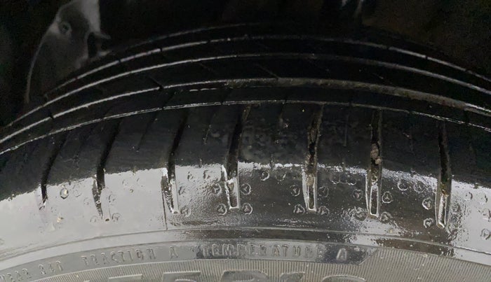 2022 MG HECTOR SHARP 1.5 PETROL CVT, Petrol, Automatic, 29,560 km, Left Front Tyre Tread