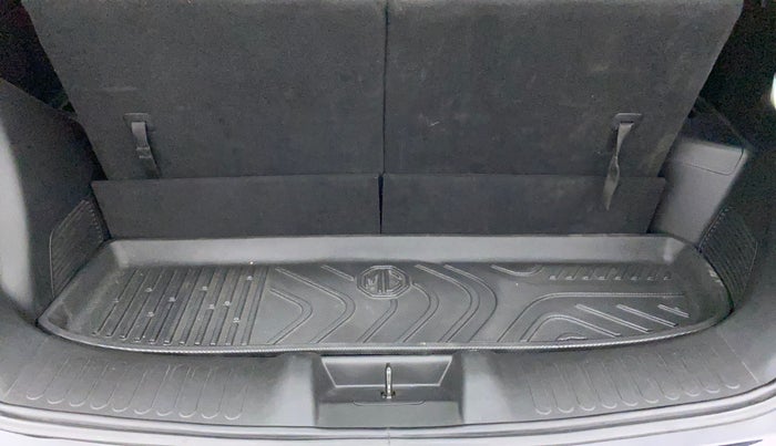 2022 MG HECTOR SHARP 1.5 PETROL CVT, Petrol, Automatic, 29,560 km, Boot Inside