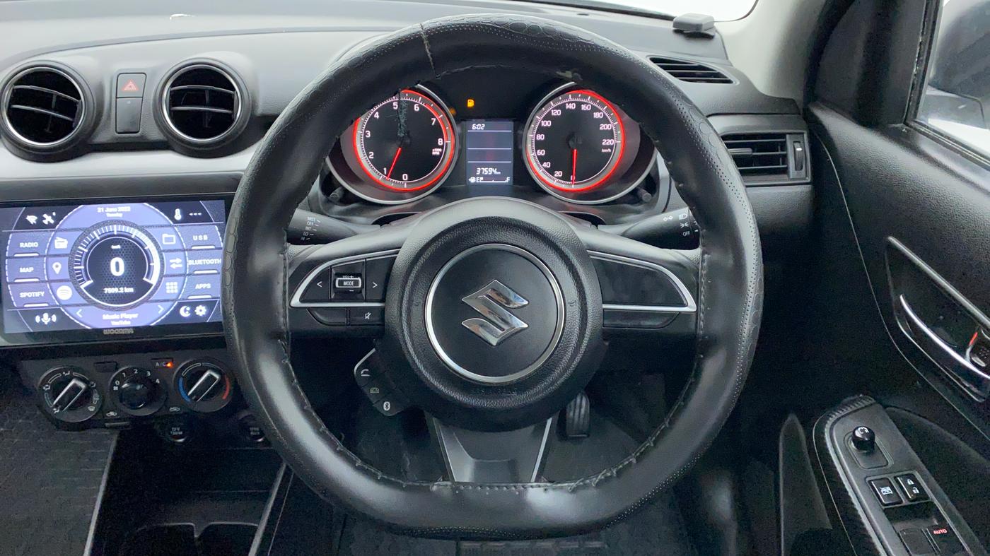 2018 Maruti Swift VXI D, Petrol, Manual, 37,647 km, Steering Wheel Close Up