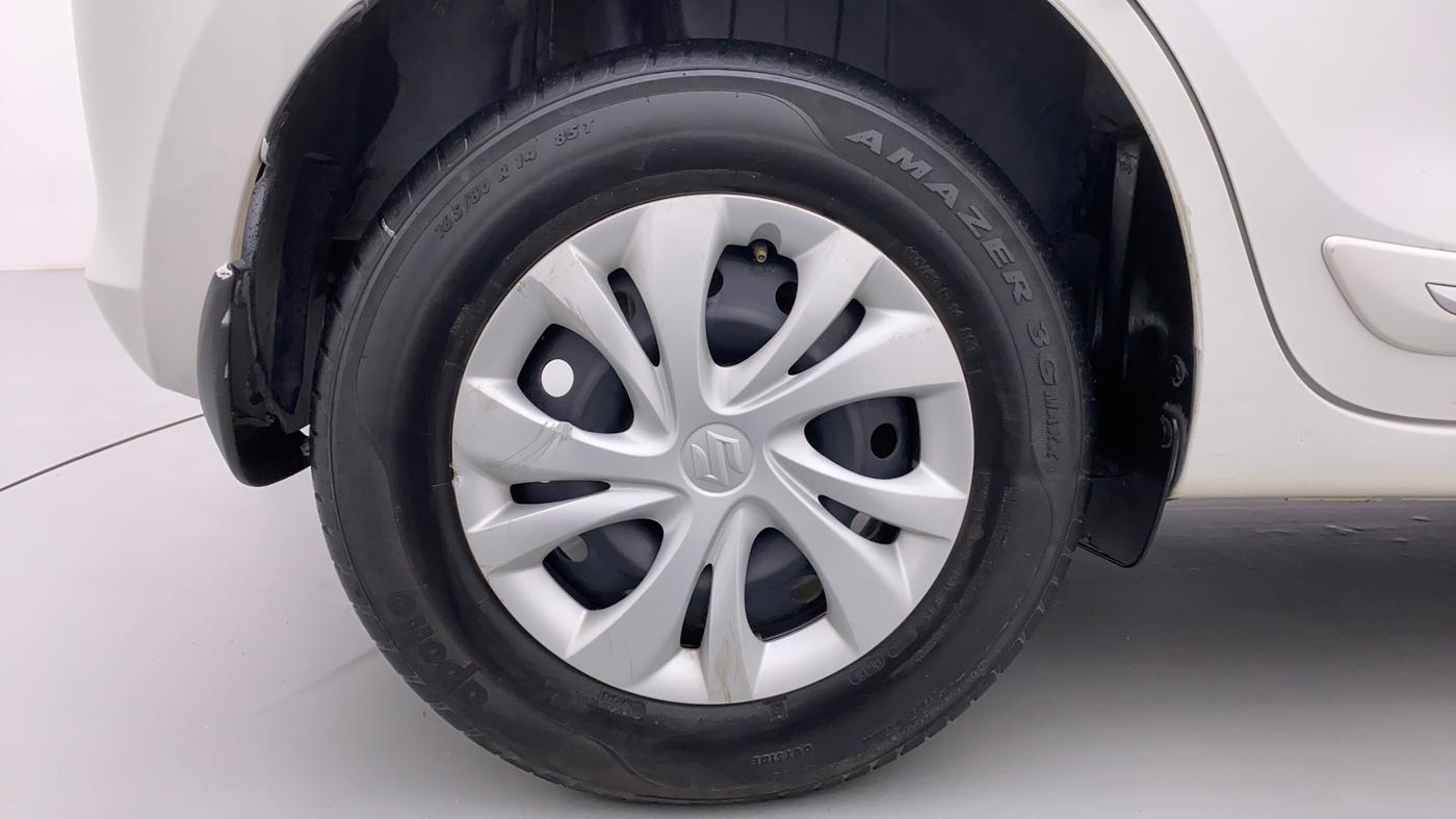 2018 Maruti Swift VXI D, Petrol, Manual, 37,647 km, Right Rear Wheel