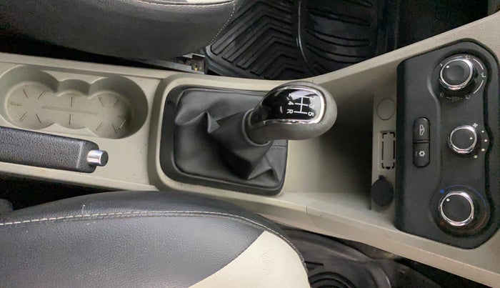 2018 Tata Tiago XE PETROL, Petrol, Manual, 26,180 km, Gear Lever