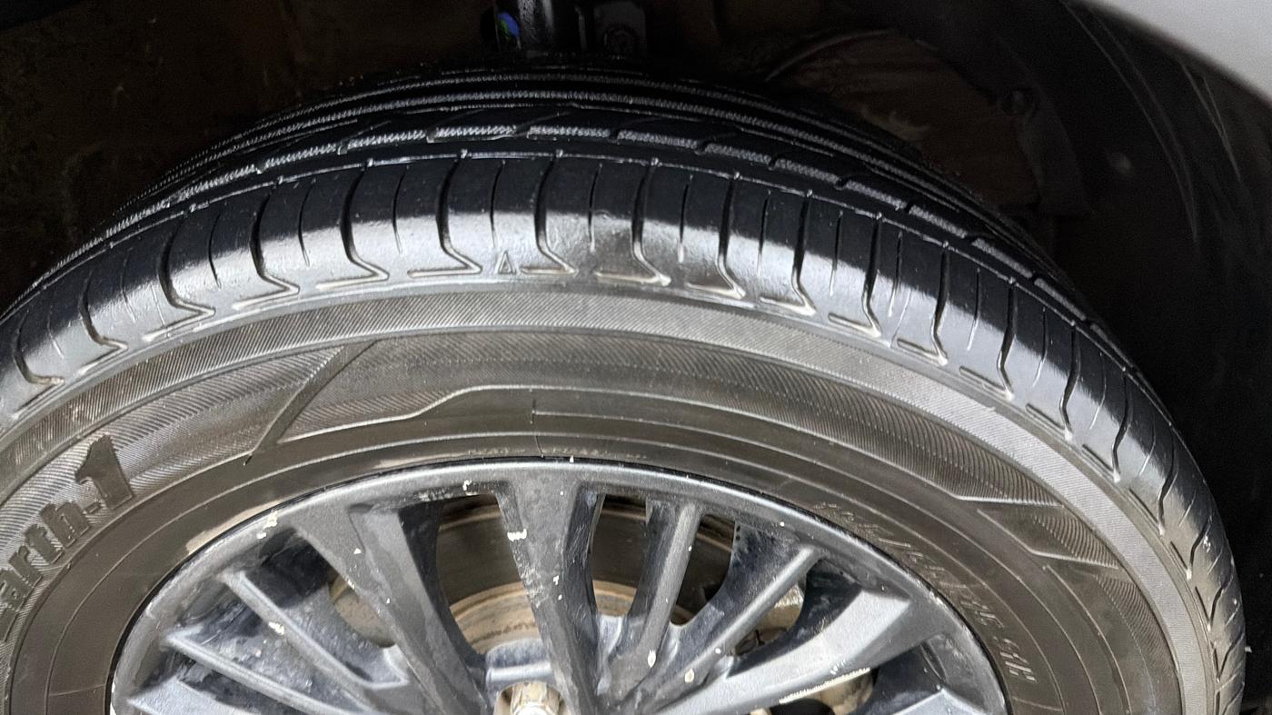 2021 Maruti XL6 ALPHA MT, Petrol, Manual, 67,171 km, Right Front Tyre Tread