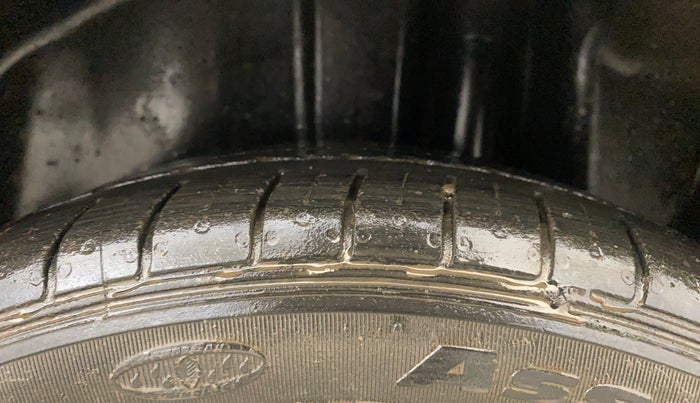 2017 Maruti Ciaz S 1.4 MT PETROL, Petrol, Manual, 71,051 km, Left Rear Tyre Tread