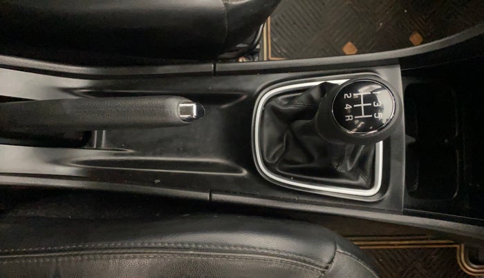 2017 Maruti Ciaz S 1.4 MT PETROL, Petrol, Manual, 71,051 km, Gear Lever