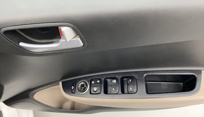 2020 Hyundai Grand i10 SPORTZ 1.2 KAPPA VTVT, Petrol, Manual, 27,272 km, Driver Side Door Panels Control