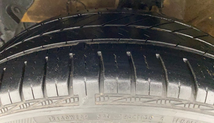 2020 Hyundai Grand i10 SPORTZ 1.2 KAPPA VTVT, Petrol, Manual, 27,272 km, Left Front Tyre Tread