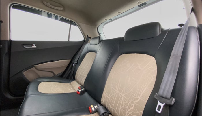 2020 Hyundai Grand i10 SPORTZ 1.2 KAPPA VTVT, Petrol, Manual, 27,272 km, Right Side Rear Door Cabin View