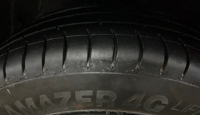 2015 Hyundai Grand i10 SPORTZ 1.2 KAPPA VTVT, Petrol, Manual, 53,416 km, Left Front Tyre Tread