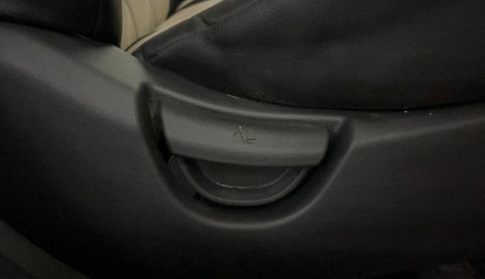 2015 Hyundai Grand i10 SPORTZ 1.2 KAPPA VTVT, Petrol, Manual, 53,416 km, Driver Side Adjustment Panel