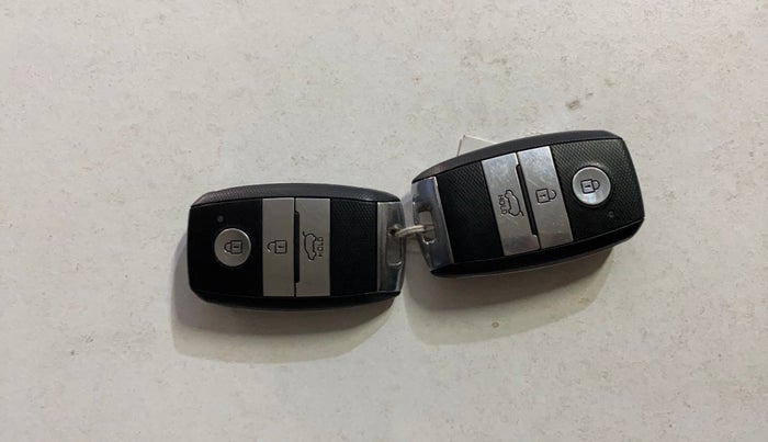 2019 KIA SELTOS HTK PLUS AT 1.5 DIESEL, Diesel, Automatic, 76,981 km, Key Close Up