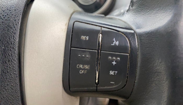 2016 Mahindra XUV500 W10 AWD AT, Diesel, Automatic, 73,395 km, Adaptive Cruise Control