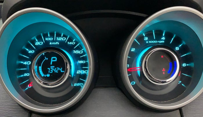 2016 Mahindra XUV500 W10 AWD AT, Diesel, Automatic, 73,395 km, Odometer Image