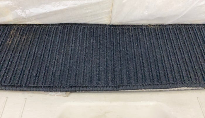 2016 Mahindra XUV500 W10 AWD AT, Diesel, Automatic, 73,395 km, Boot Inside