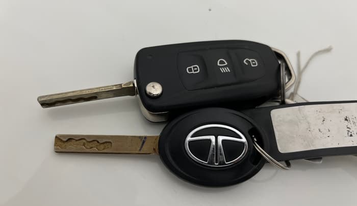 2022 Tata Tiago XZ PLUS CNG, CNG, Manual, 55,761 km, Key Close Up