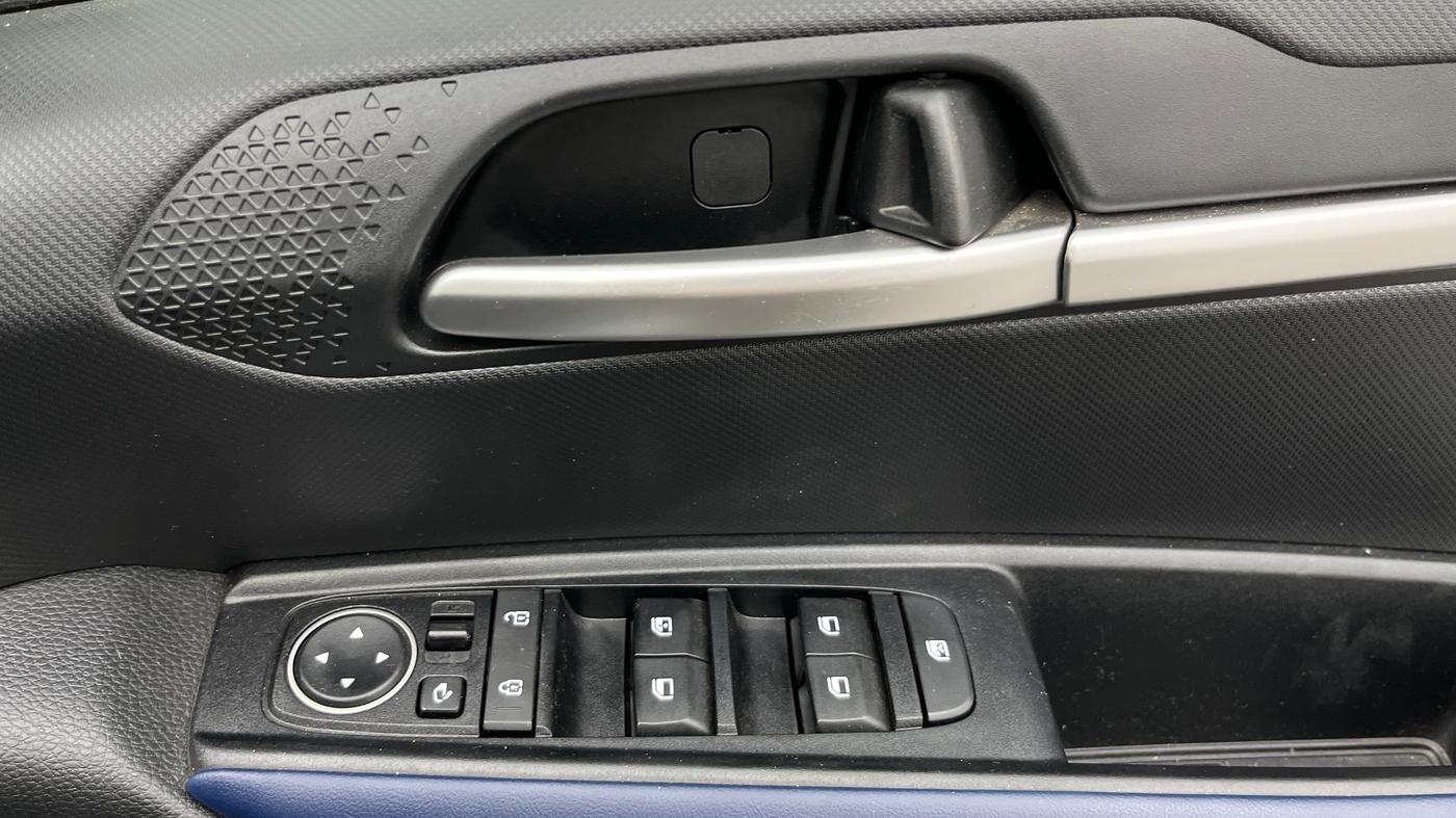 2025 KIA SONET HTK Plus (O) 1.2 Petrol MT, Petrol, Manual, 7,376 km, Driver Side Door Panels Control