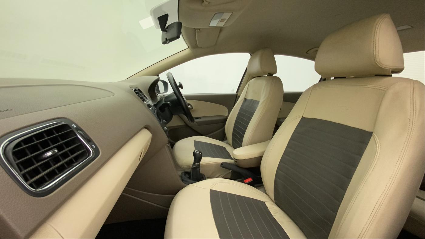 2015 Skoda Rapid ELEGANCE 1.6 MPI MT, Petrol, Manual, 66,645 km, Right Side Front Door Cabin