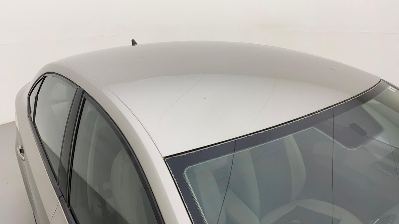 2015 Skoda Rapid ELEGANCE 1.6 MPI MT, Petrol, Manual, 66,645 km, Roof