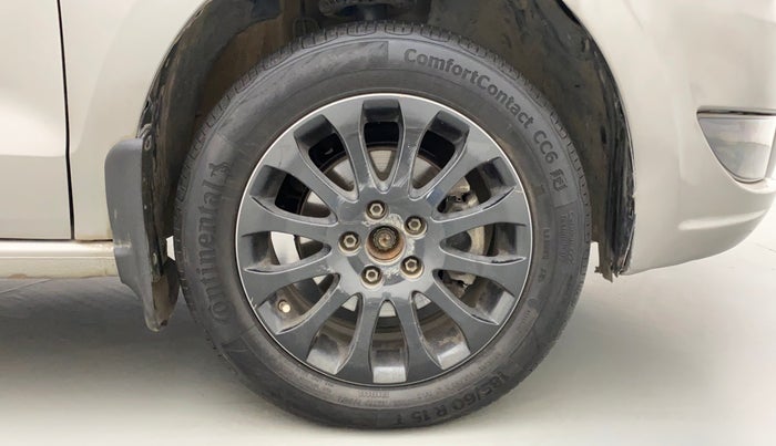 2015 Skoda Rapid ELEGANCE 1.6 MPI MT, Petrol, Manual, 66,645 km, Right Front Wheel